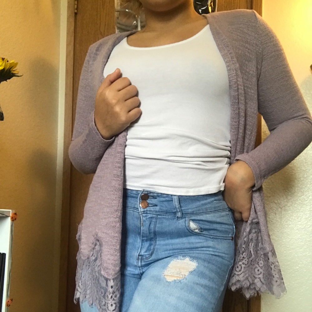 Lilac cardigan with lace trim